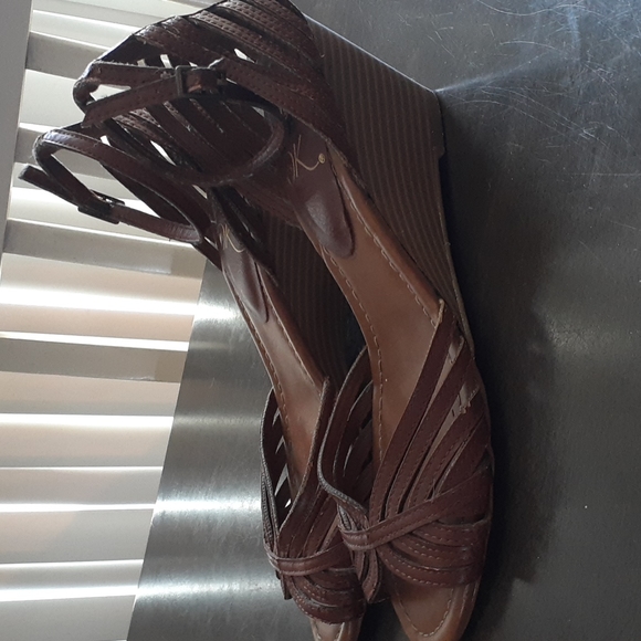 Wedge - Picture 4 of 4